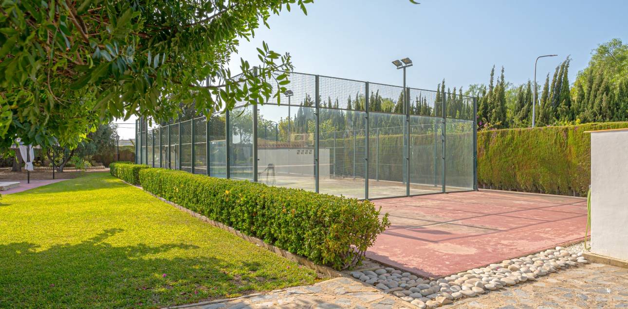 Venta - Villa / Semi separado - Alicante - Alicante Golf