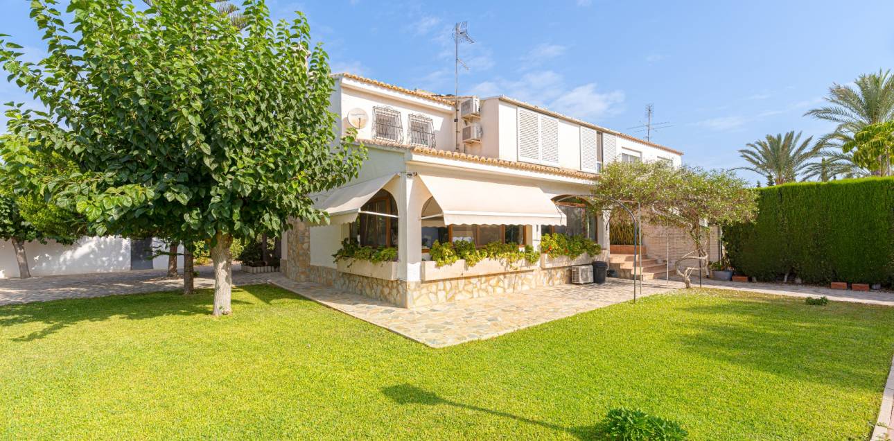 Venta - Villa / Semi separado - Alicante - Alicante Golf