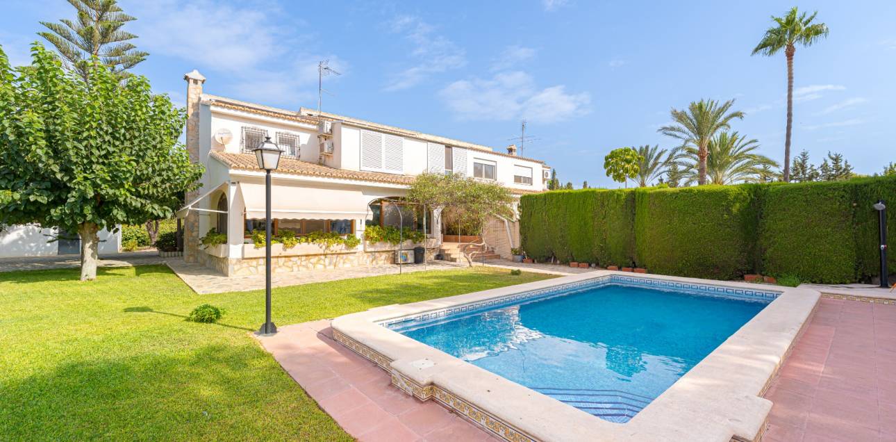 Venta - Villa / Semi separado - Alicante - Alicante Golf