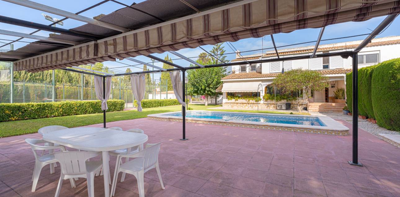 Venta - Villa / Semi separado - Alicante - Alicante Golf