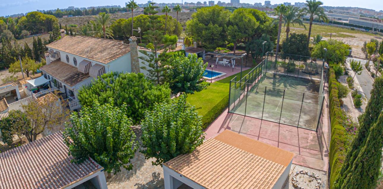 Venta - Villa / Semi separado - Alicante - Alicante Golf
