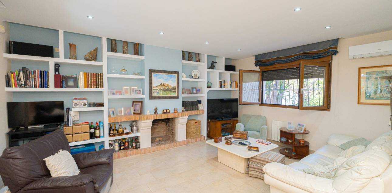 Venta - Villa / Semi separado - Alicante - Alicante Golf