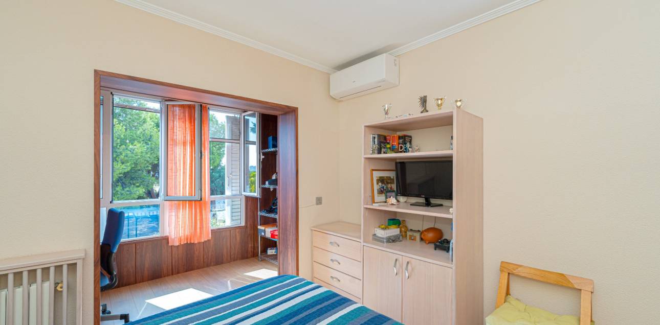 Venta - Villa / Semi separado - Alicante - Alicante Golf