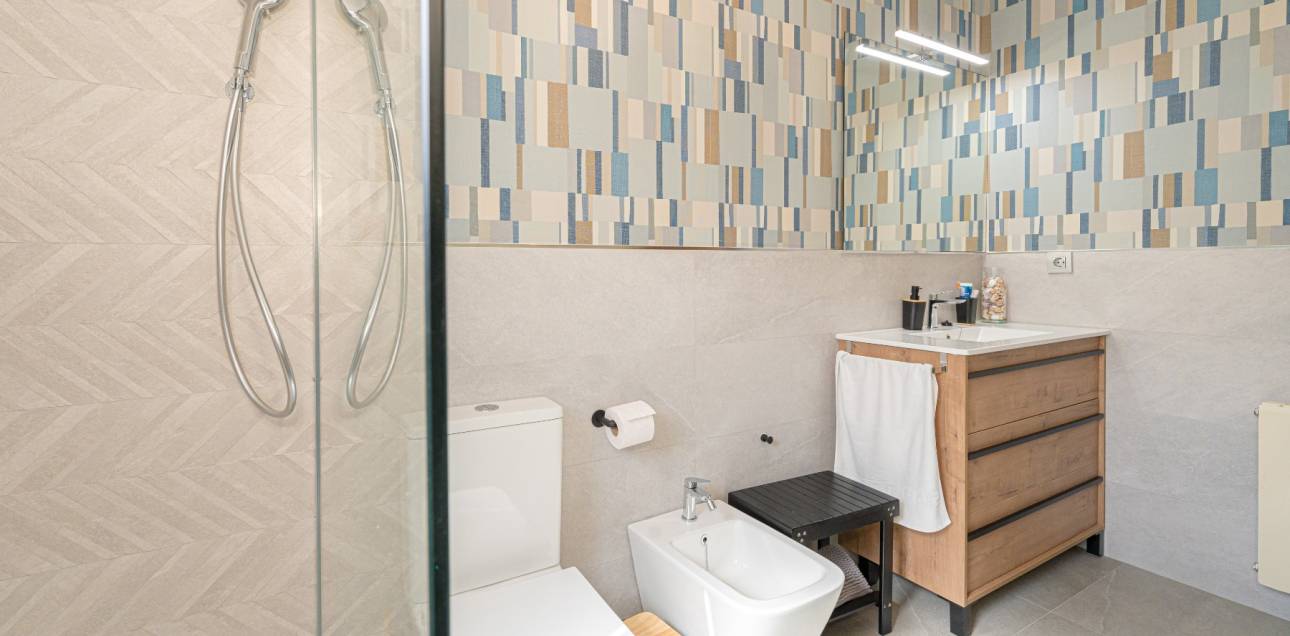 Venta - Villa / Semi separado - Alicante - Alicante Golf