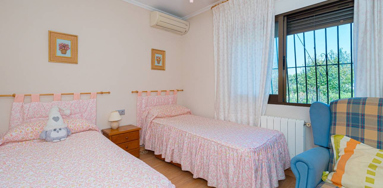 Venta - Villa / Semi separado - Alicante - Alicante Golf