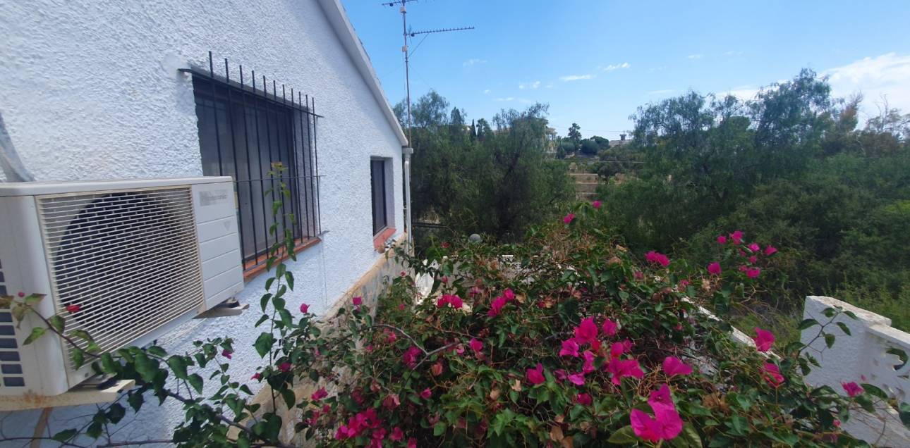 Resale - Villa - El Campello