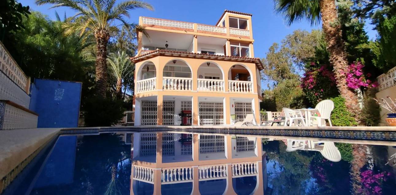 Venta - Chalet - El Campello - La Almadraba-Coveta Fumà-Amerador