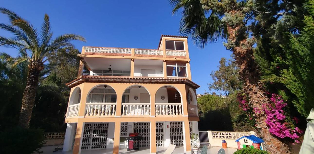 Venta - Chalet - El Campello - La Almadraba-Coveta Fumà-Amerador