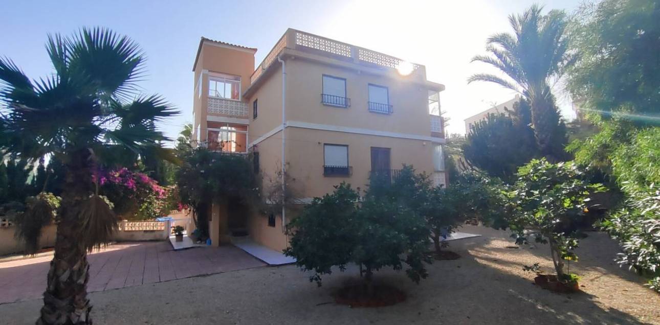 Venta - Chalet - El Campello - La Almadraba-Coveta Fumà-Amerador