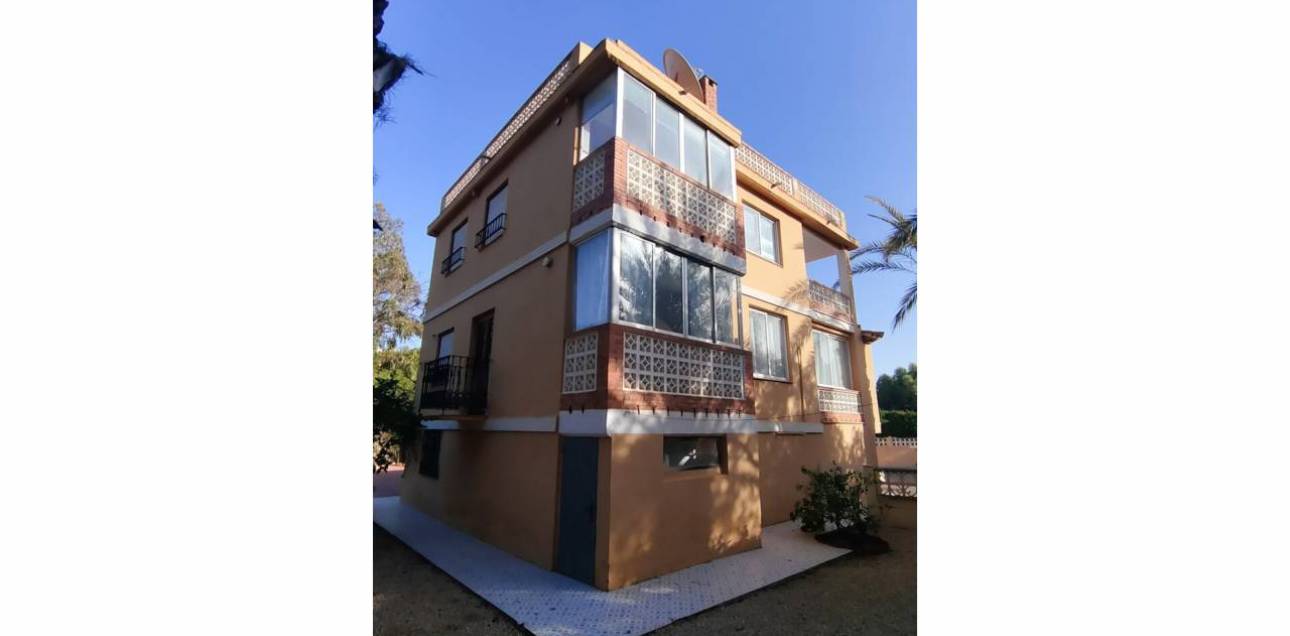 Venta - Chalet - El Campello - La Almadraba-Coveta Fumà-Amerador