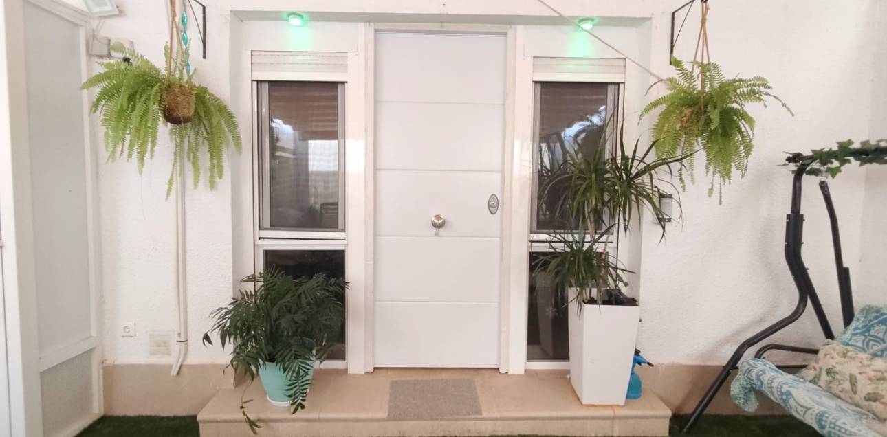 Resale - Bungalow - El Campello - La Almadraba-Coveta Fumà-Amerador