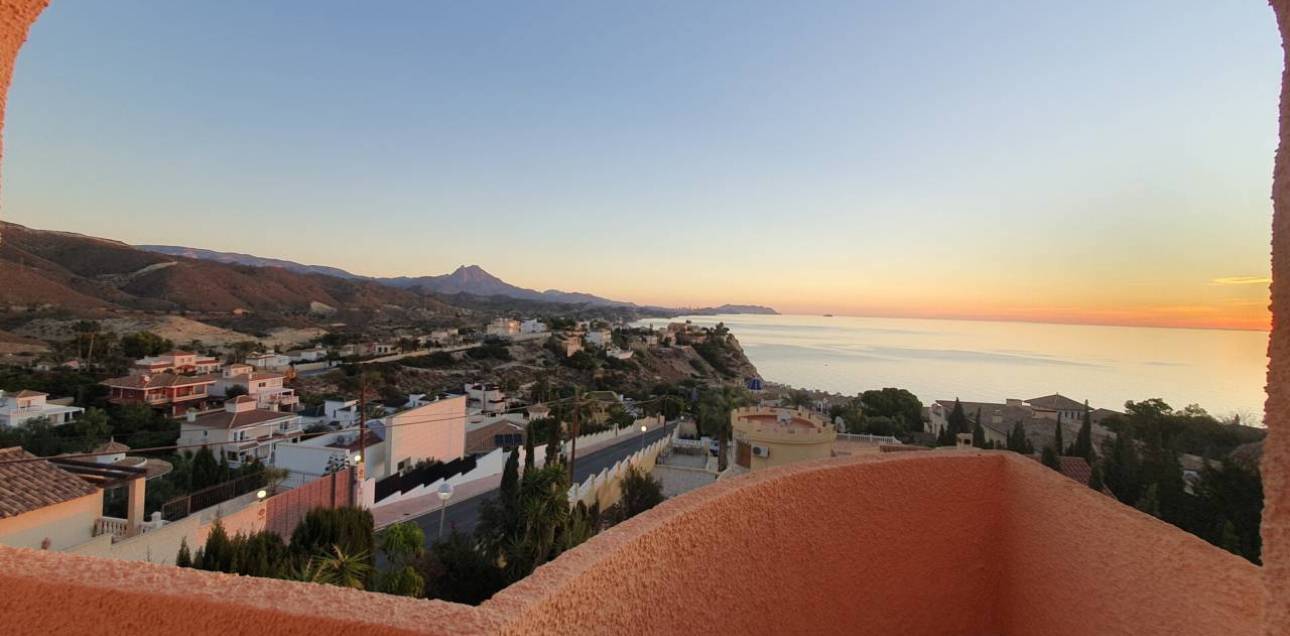 Resale - Chalet - El Campello - Norte-Venta Lanuza-Cala d'Or