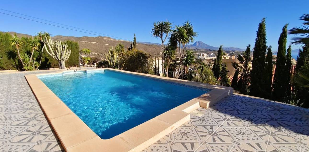 Resale - Chalet - El Campello - Norte-Venta Lanuza-Cala d'Or