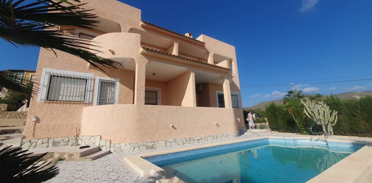 Resale - Chalet - El Campello - Norte-Venta Lanuza-Cala d'Or