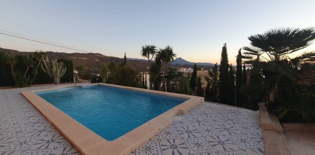 Resale - Chalet - El Campello - Norte-Venta Lanuza-Cala d'Or