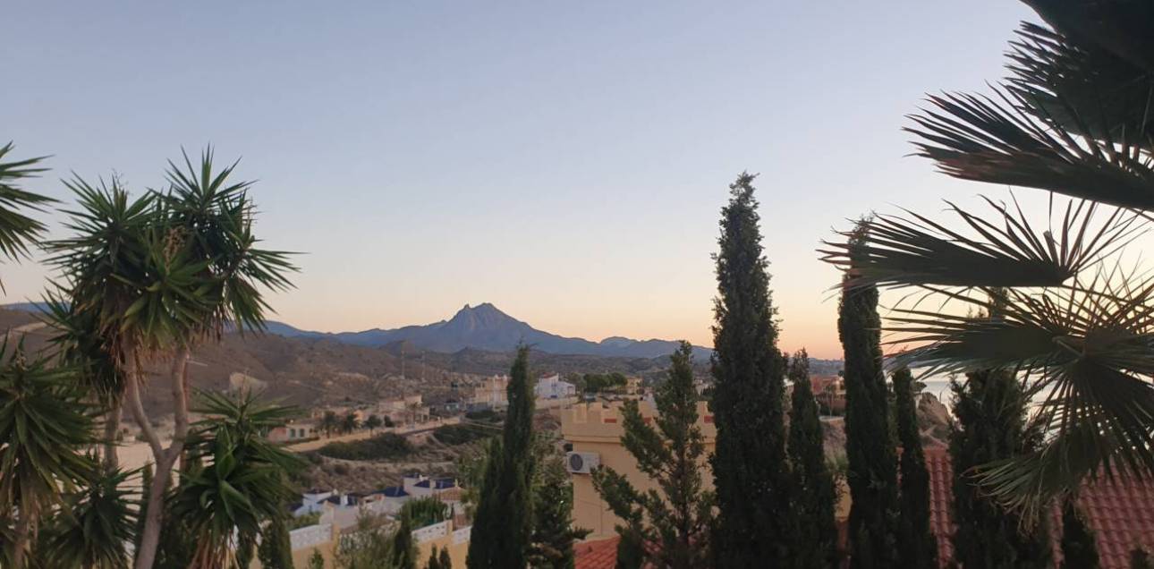 Resale - Chalet - El Campello - Norte-Venta Lanuza-Cala d'Or