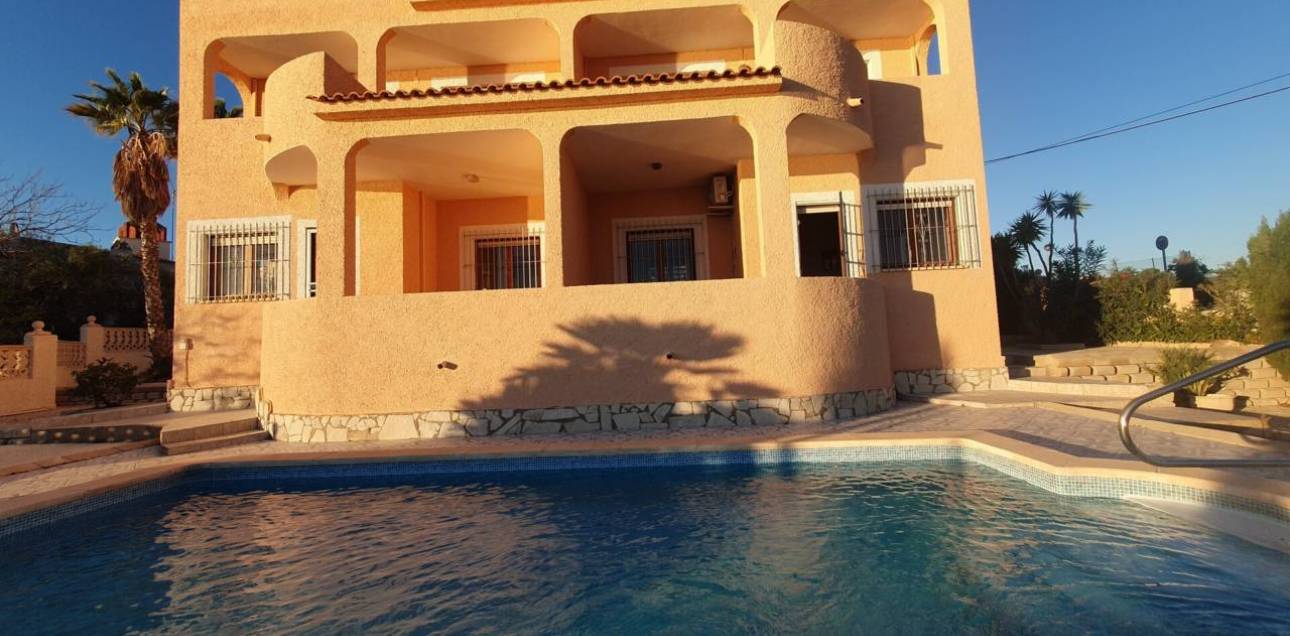 Resale - Chalet - El Campello - Norte-Venta Lanuza-Cala d'Or