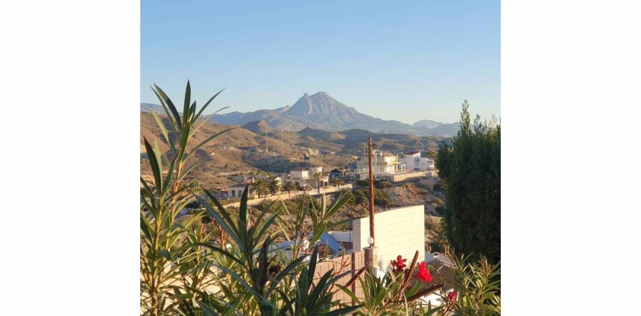 Resale - Chalet - El Campello - Norte-Venta Lanuza-Cala d'Or