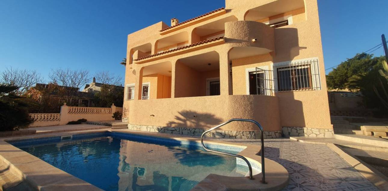 Resale - Chalet - El Campello - Norte-Venta Lanuza-Cala d'Or