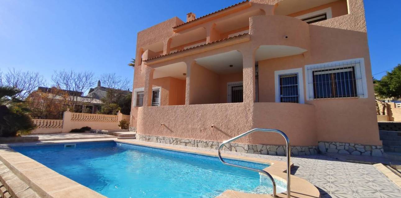 Resale - Chalet - El Campello - Norte-Venta Lanuza-Cala d'Or