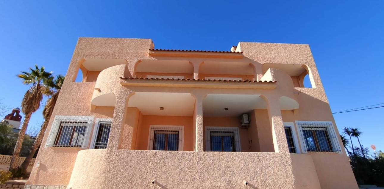 Resale - Chalet - El Campello - Norte-Venta Lanuza-Cala d'Or