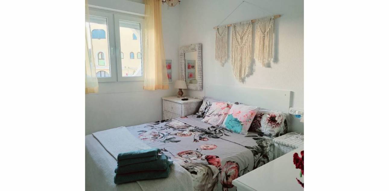 Resale - Bungalow - El Campello - La Almadraba-Coveta Fumà-Amerador