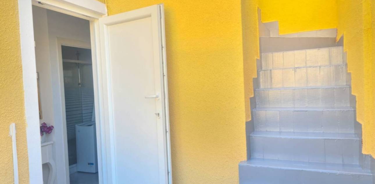 Resale - Bungalow - El Campello - La Almadraba-Coveta Fumà-Amerador