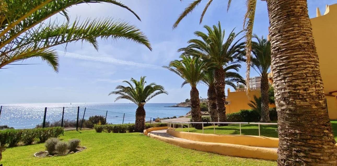 Resale - Bungalow - El Campello - La Almadraba-Coveta Fumà-Amerador