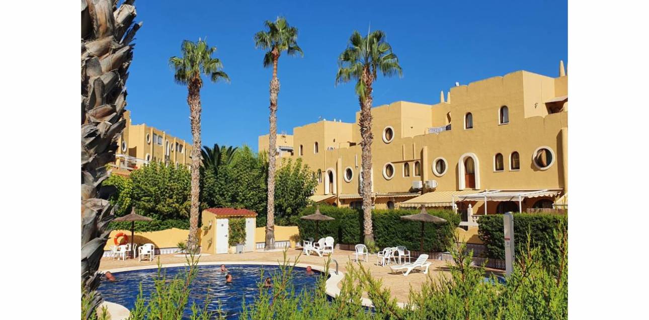 Resale - Bungalow - El Campello - La Almadraba-Coveta Fumà-Amerador