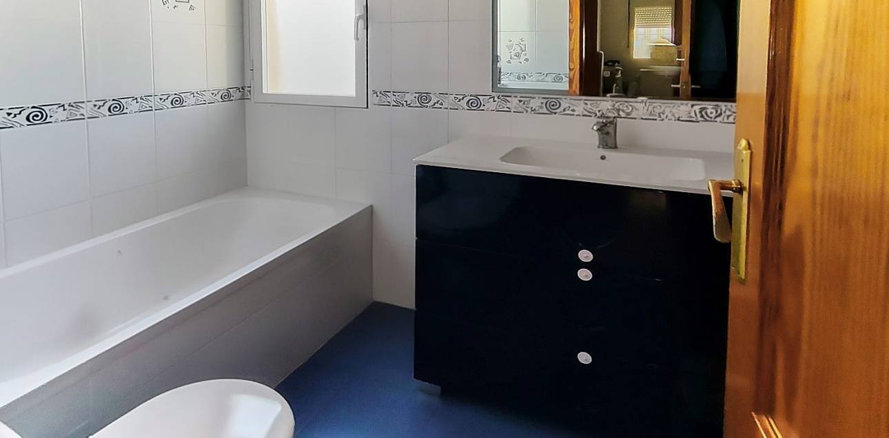 Resale - Apartment - El Campello - Platja Muchavista