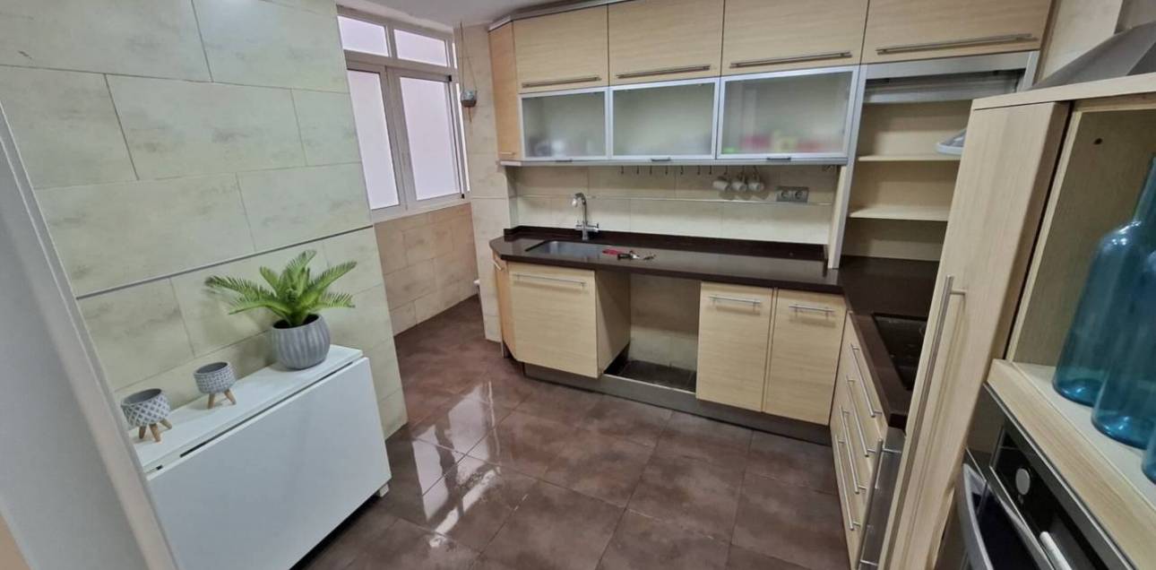 Resale - Apartamento - Alicante - Alacant - Centro Tradicional
