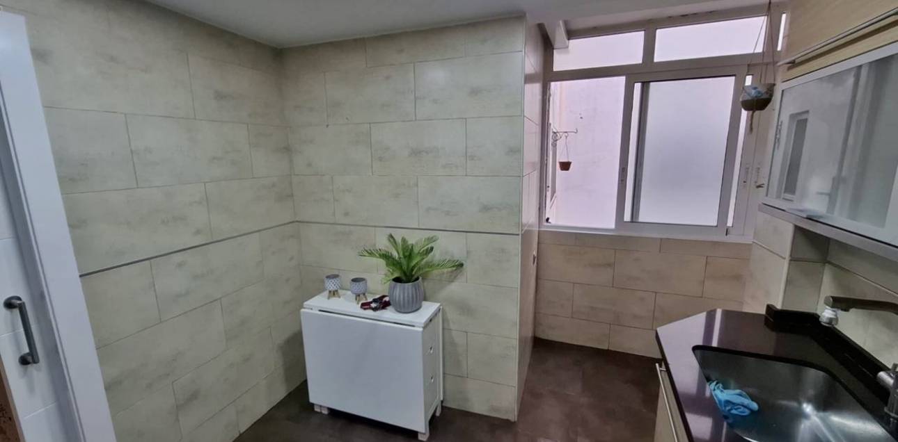 Resale - Apartamento - Alicante - Alacant - Centro Tradicional