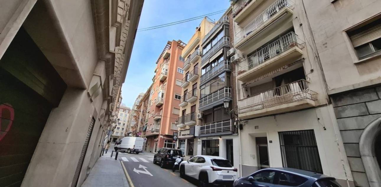 Resale - Apartamento - Alicante - Alacant - Centro Tradicional