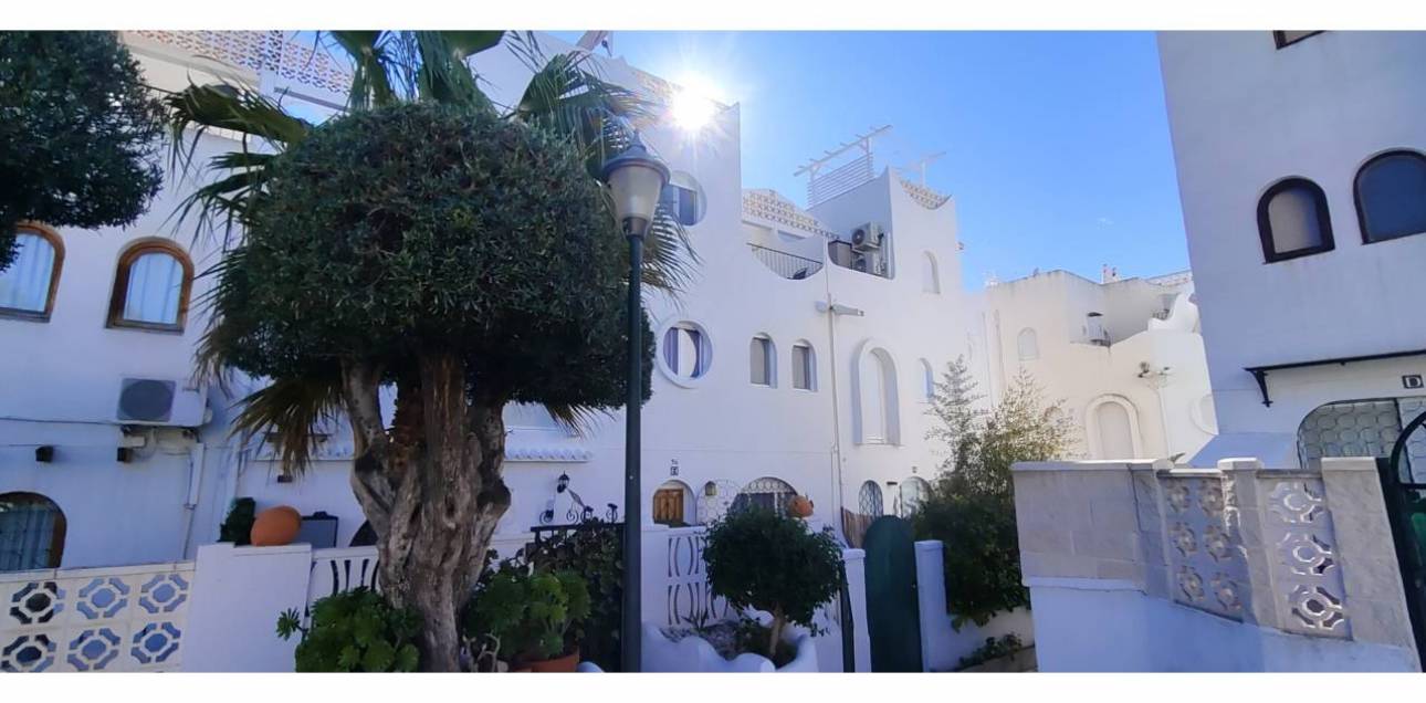 Resale - Bungalow - El Campello - La Almadraba-Coveta Fumà-Amerador