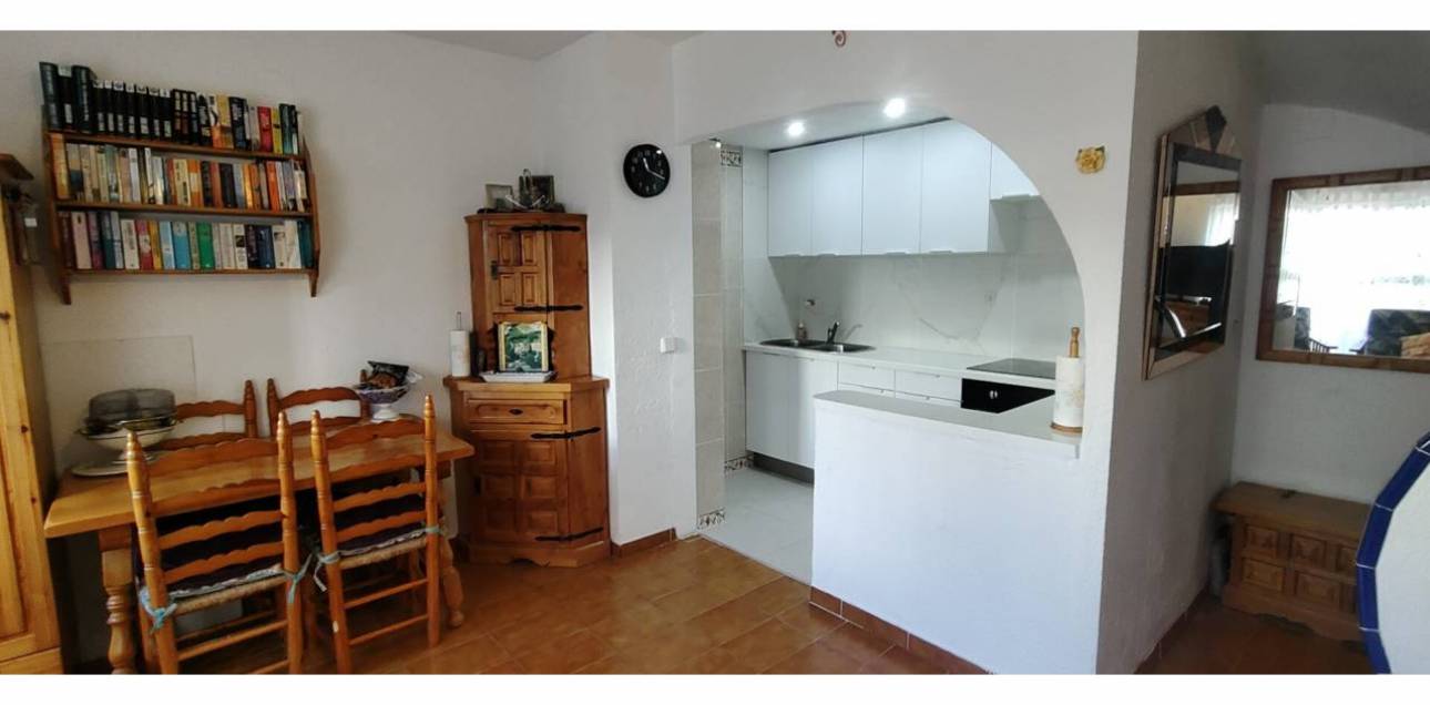 Resale - Bungalow - El Campello - La Almadraba-Coveta Fumà-Amerador