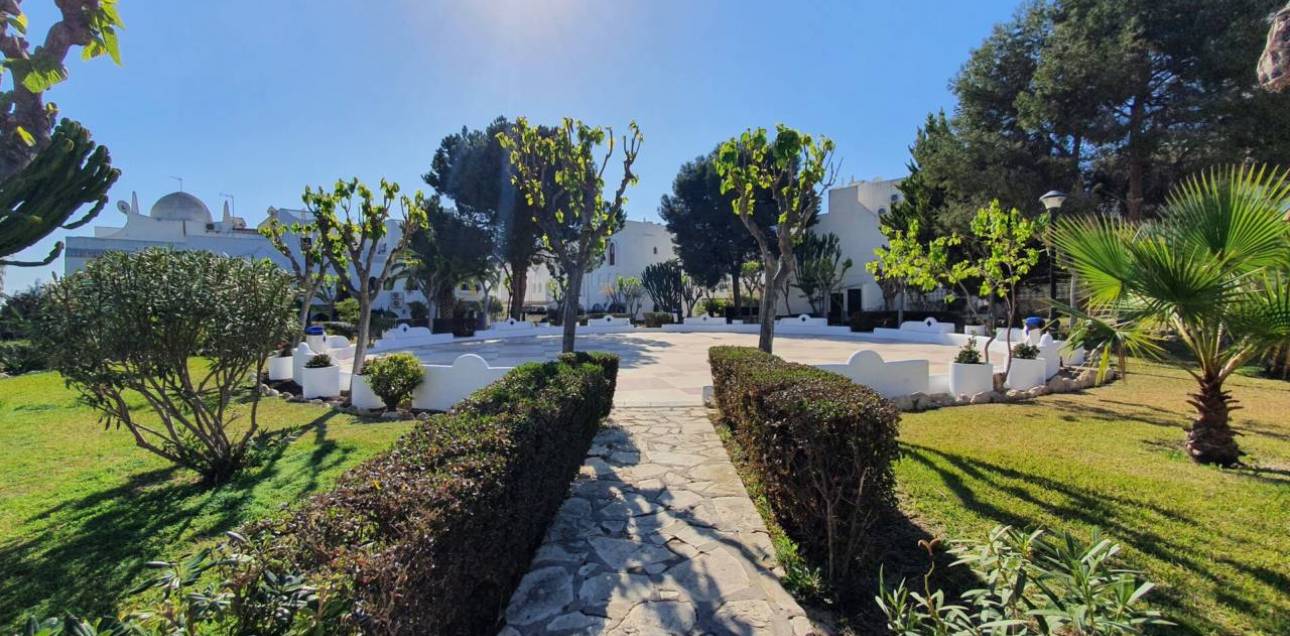 Resale - Bungalow - El Campello - La Almadraba-Coveta Fumà-Amerador