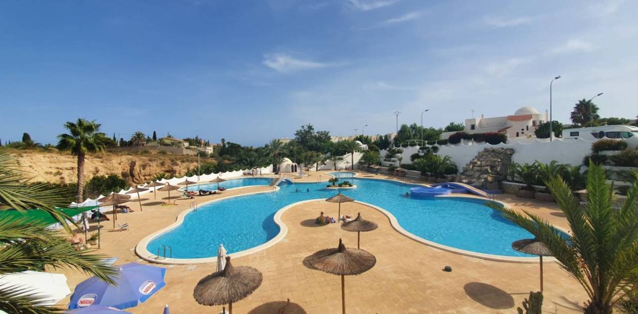 Resale - Bungalow - El Campello - La Almadraba-Coveta Fumà-Amerador
