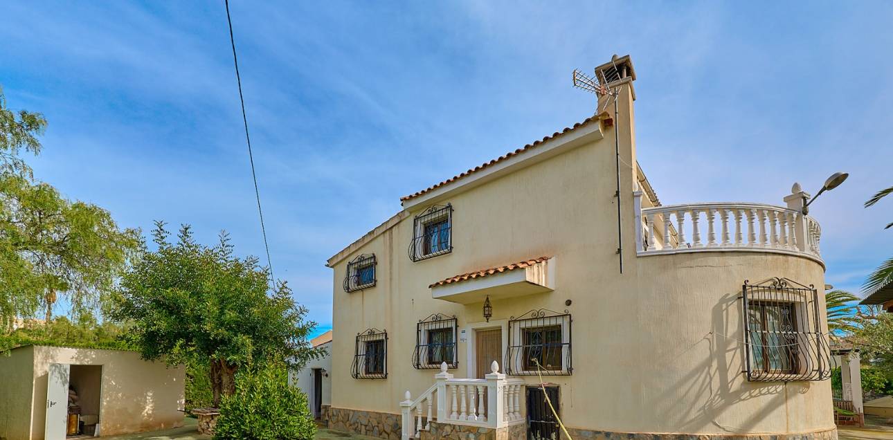 Resale - Chalet - Callosa De Ensarrià