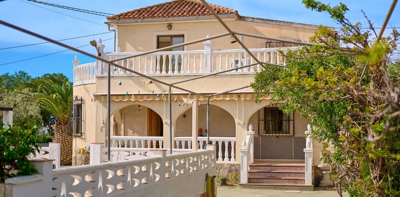 Resale - Chalet - Callosa De Ensarrià