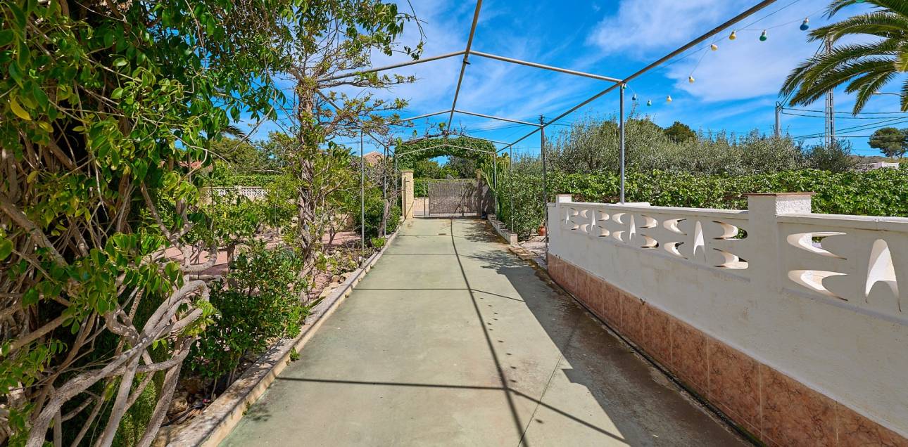 Resale - Chalet - Callosa De Ensarrià