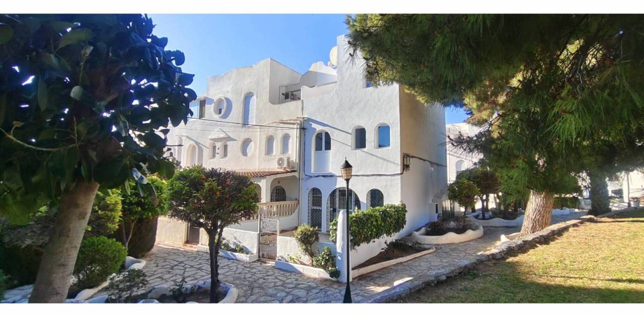 Resale - Bungalow - El Campello - La Almadraba-Coveta Fumà-Amerador