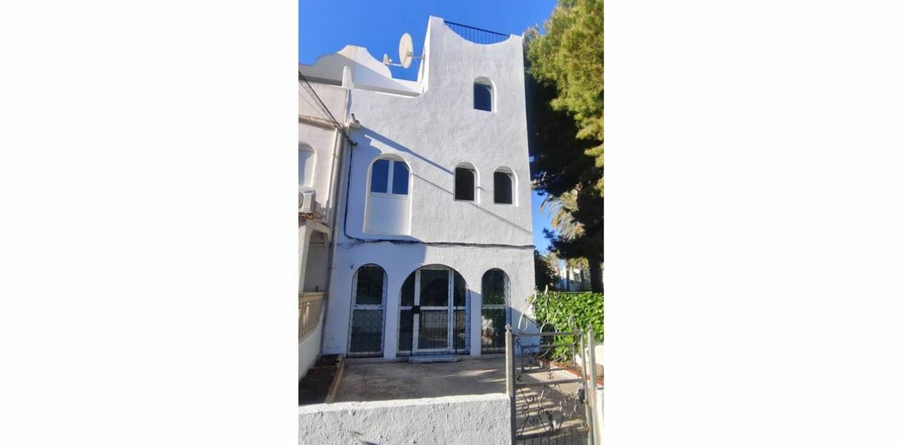 Resale - Bungalow - El Campello - La Almadraba-Coveta Fumà-Amerador