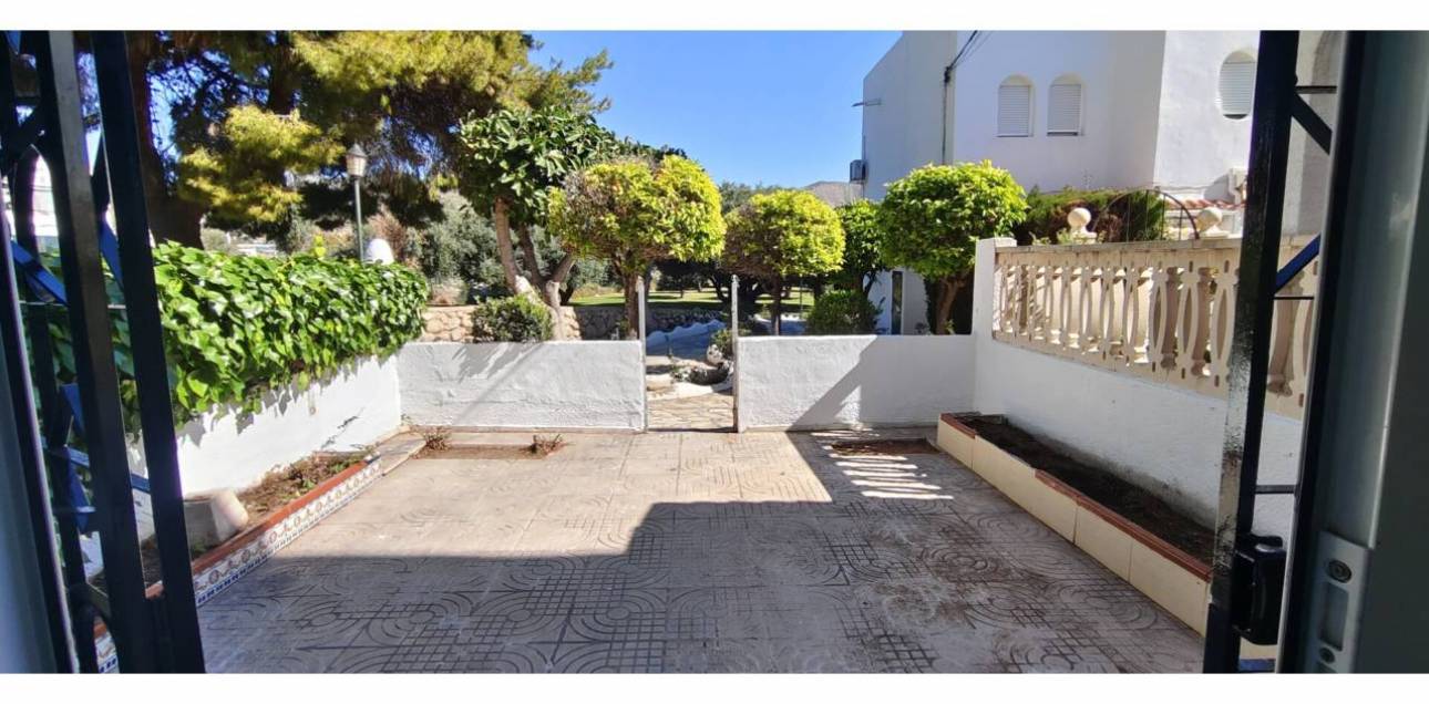 Resale - Bungalow - El Campello - La Almadraba-Coveta Fumà-Amerador