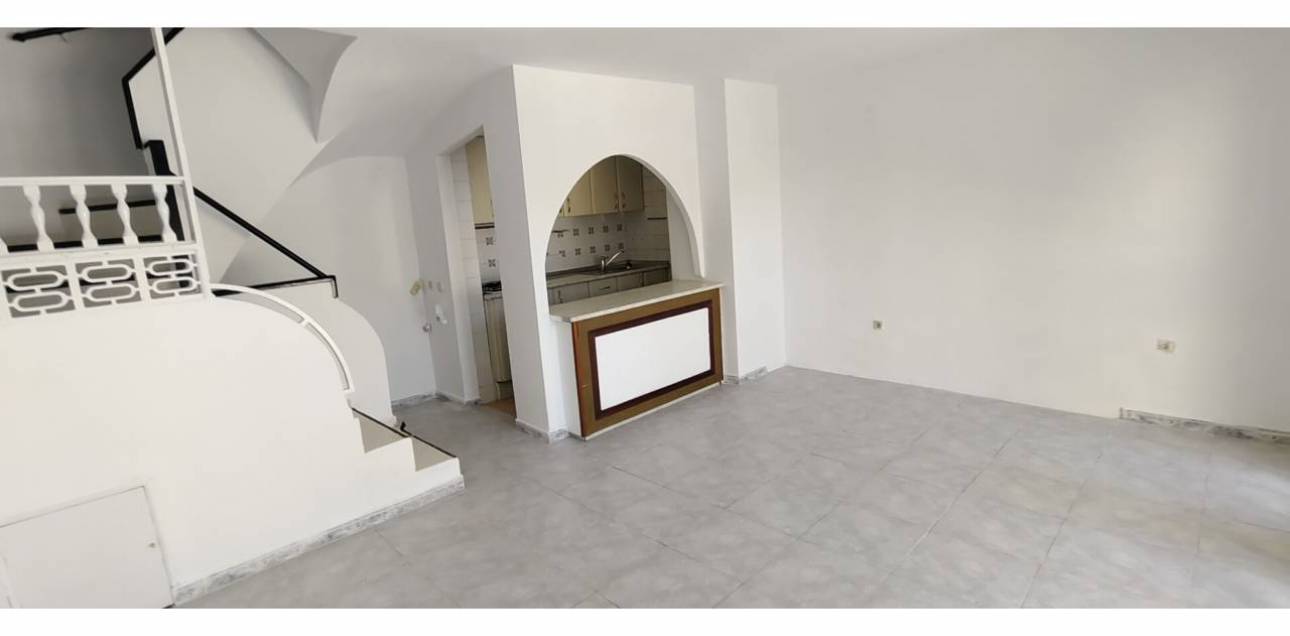 Resale - Bungalow - El Campello - La Almadraba-Coveta Fumà-Amerador