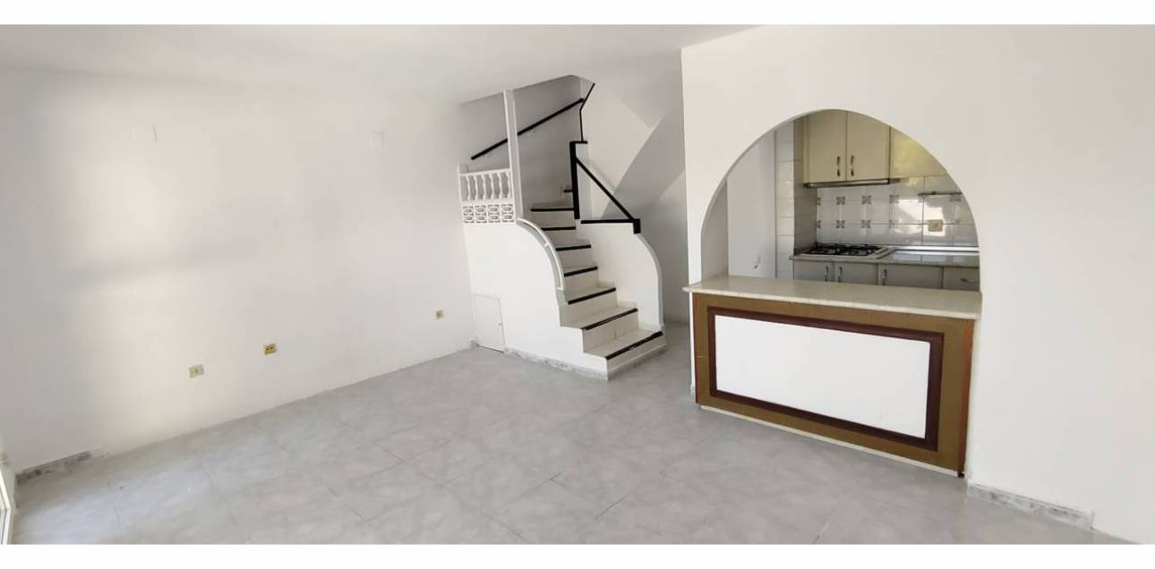 Resale - Bungalow - El Campello - La Almadraba-Coveta Fumà-Amerador