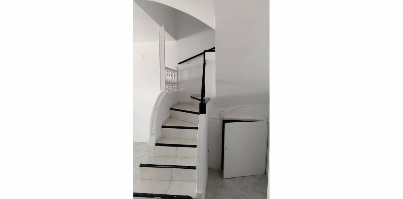 Resale - Bungalow - El Campello - La Almadraba-Coveta Fumà-Amerador