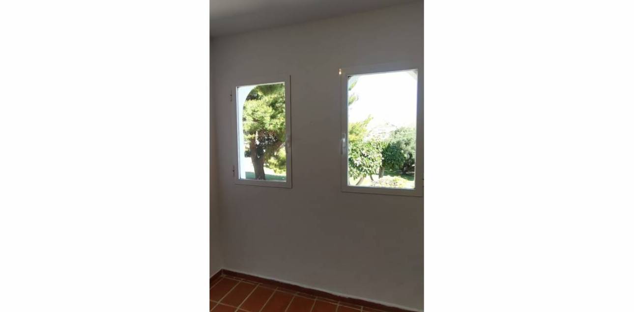 Resale - Bungalow - El Campello - La Almadraba-Coveta Fumà-Amerador