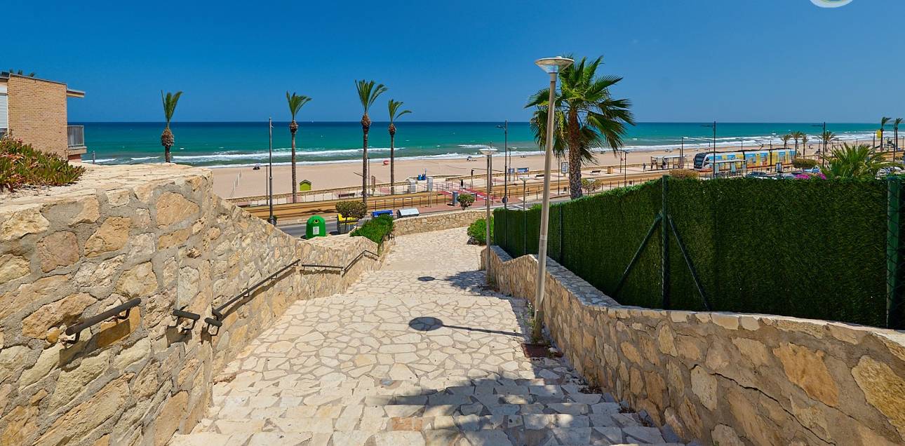 Resale - Apartment - El Campello - Platja Muchavista