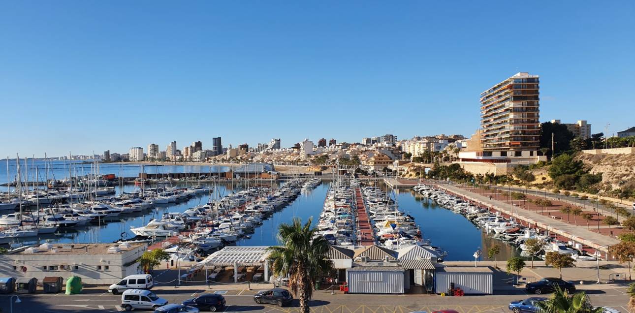 Resale - Villa / Semi detached - El Campello - La Almadraba-Coveta Fumà-Amerador