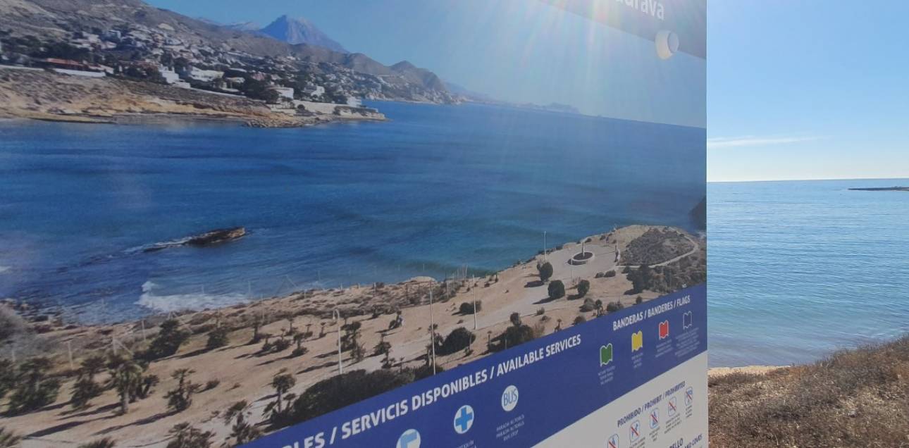 Resale - Villa / Semi detached - El Campello - La Almadraba-Coveta Fumà-Amerador